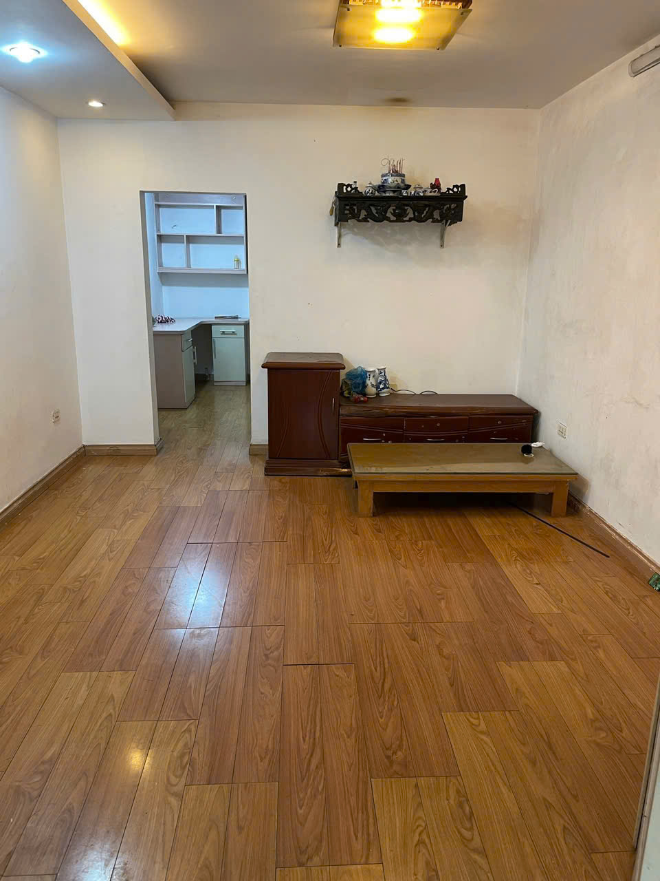 Cho thuê căn hộ Tập thể tầng 3 Quỳnh Mai, 60m2, 2 ngủ, 7 Triệu ở hộ gia đình - Ảnh 1